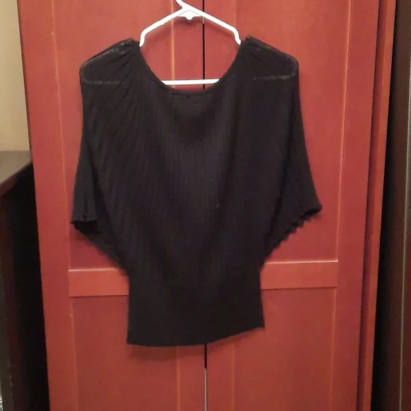 Sweater - Picture 4 of 4